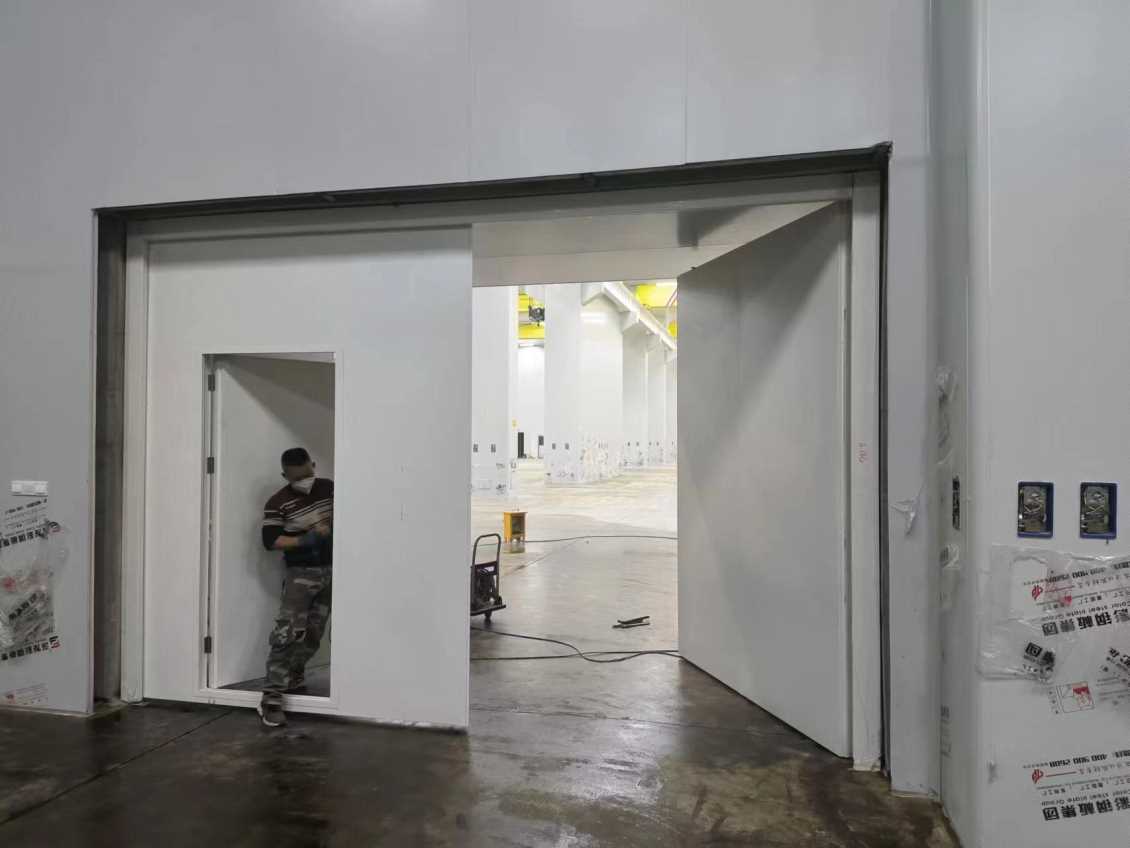 超大洁净隔音门
